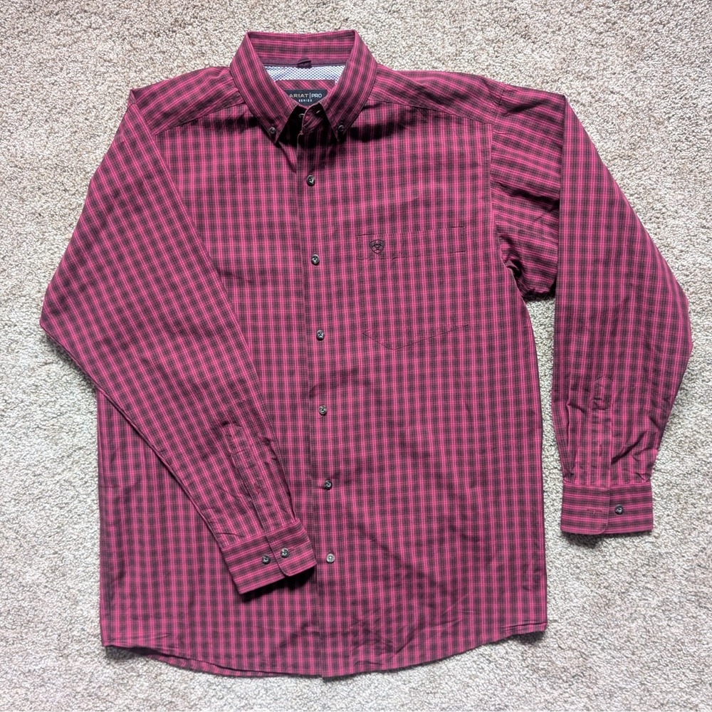 NWOT Ariat Pro Series Mens M Long Sleeve Button Down Shirt Plaid Maroon Western